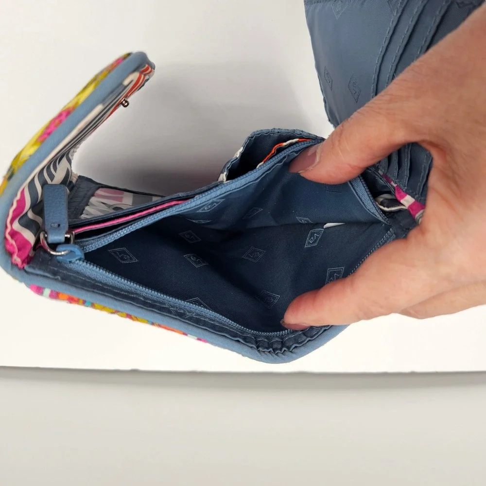 Vera Bradley Rio Squiggles Quilted‎ Cotton Trifold Wallet Blue Multi Geometric
